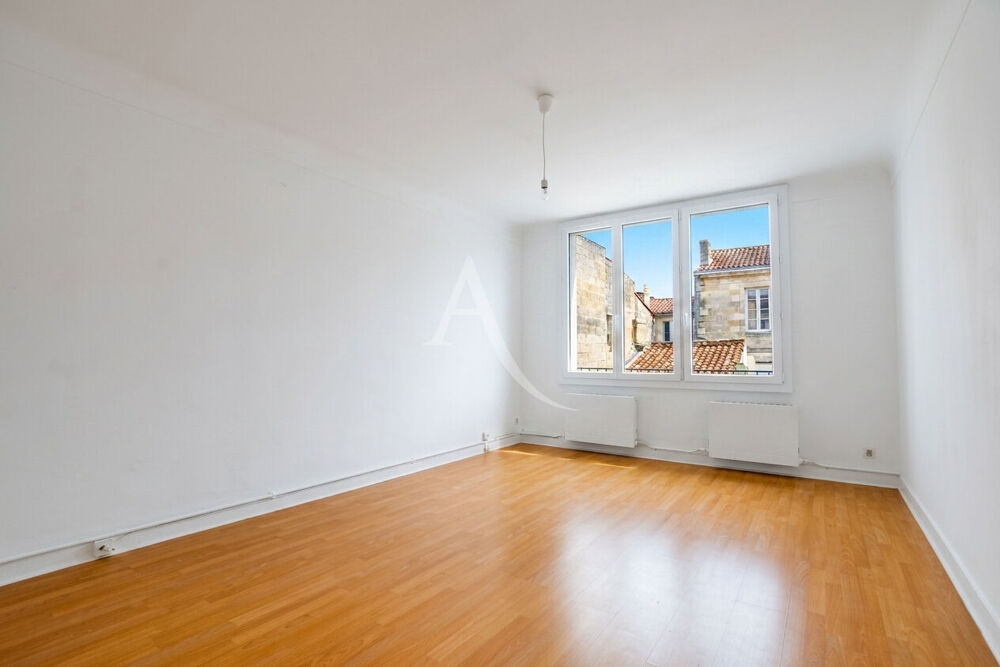 Vente Appartement BORDEAUX HOTEL DE POLICE / T3 lumineux à rafraichir avec terrasse de 9m². Bordeaux