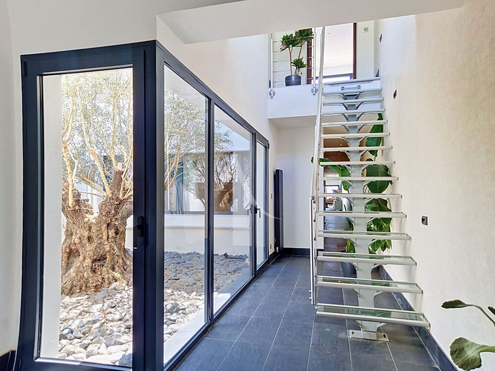 Villa 6 pièces 215 m²