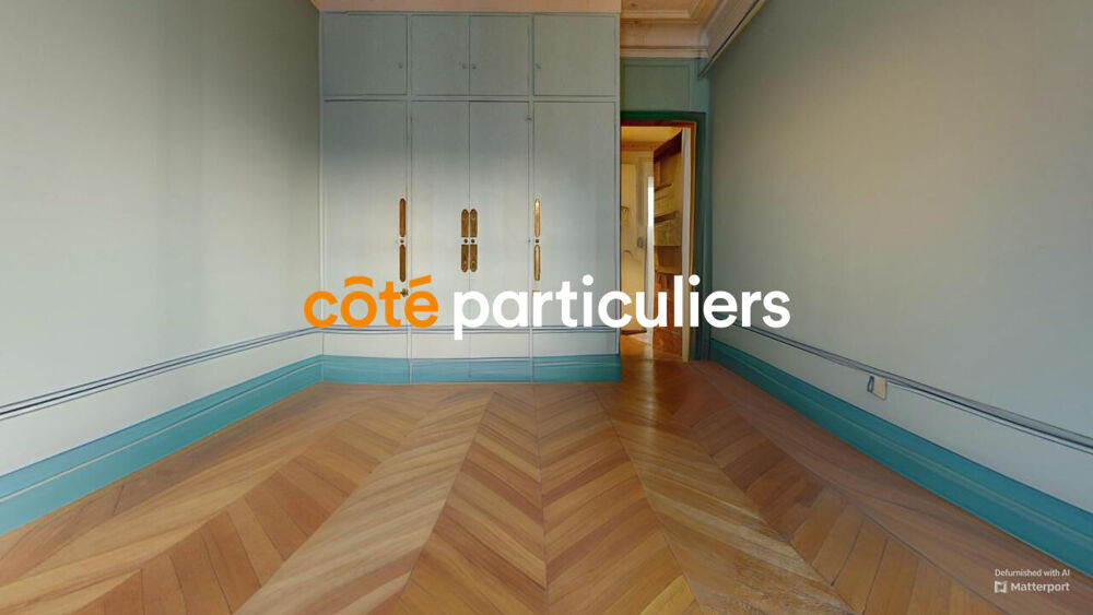   Paris 8