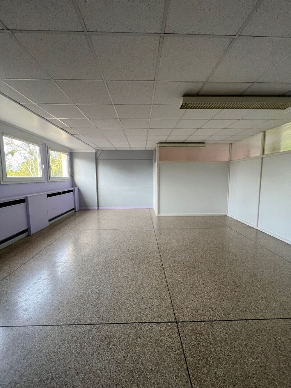Vente Immeuble Immeuble région Bernay surface 2023 m2 - terrain 7600 m2 Bernay
