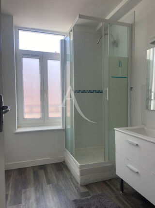  Immeuble à vendre 6 pièces 225 m²