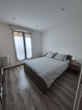  Appartement à louer 4 pièces 76 m²