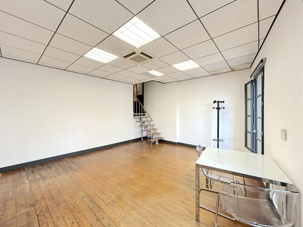   A LOUER BUREAU DANS IMMEUBLE DE STANDING AVEC ASCENSEUR - SAINT ANDRE DE CUBZAC Saint andre de cubzac