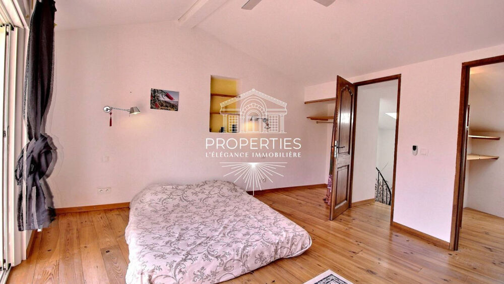 BORMES VILLAGE - MAISON DE VILLE ENTIEREMENT RENOVEE - 2 CHAMBRES - 66M²