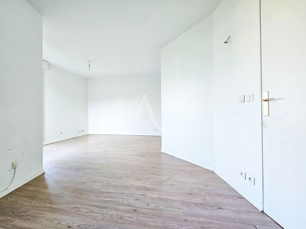 Location Appartement STUDIO 29m² + PARKING EN SOUS-SOL - CERGY LE HAUT Cergy