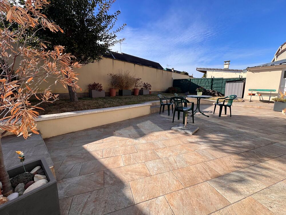 Vente Maison Maison Nanteuil Les Meaux 6 pièces 146 m2 +25 m² studio indépendant, stationnement, jardin. Nanteuil les meaux
