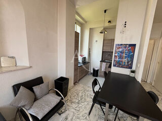  Appartement à louer 2 pièces 33 m²