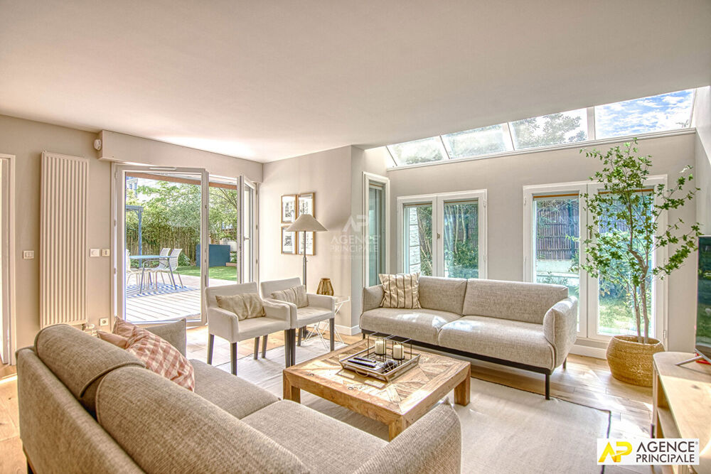 Vente Appartement Versailles Avenue de Paris Appartement 5 pièces 116 m² carrez avec terrasse, jardin et 3 places de parking Versailles
