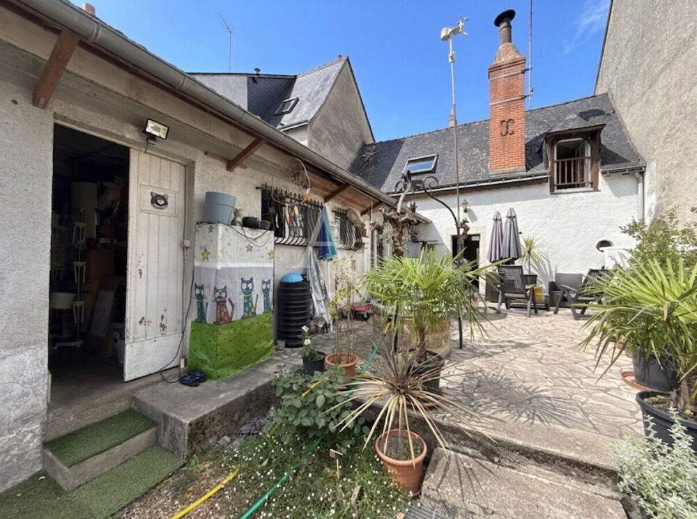 Maison de bourg à vendre à Truyes.