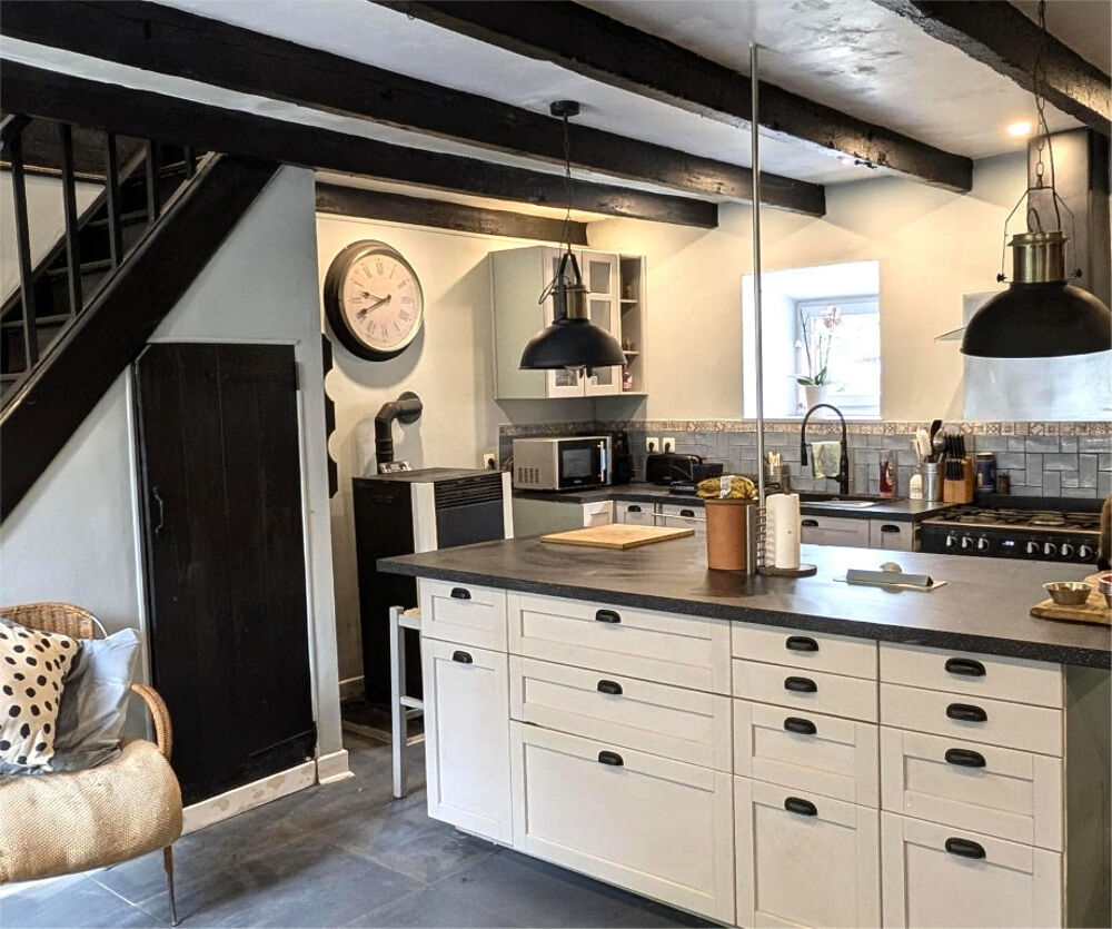 COTES D'ARMOR - Une maison en pierre de 2 chambres, un gîte de 1 chambre avec un garage et près de Locarn