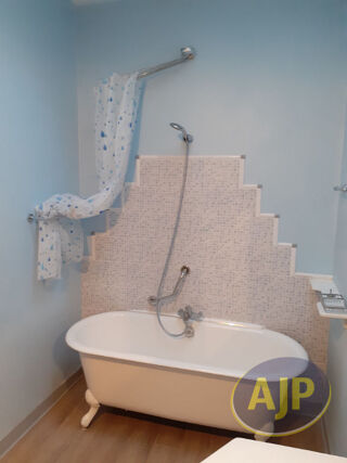  Appartement à louer 4 pièces 106 m²