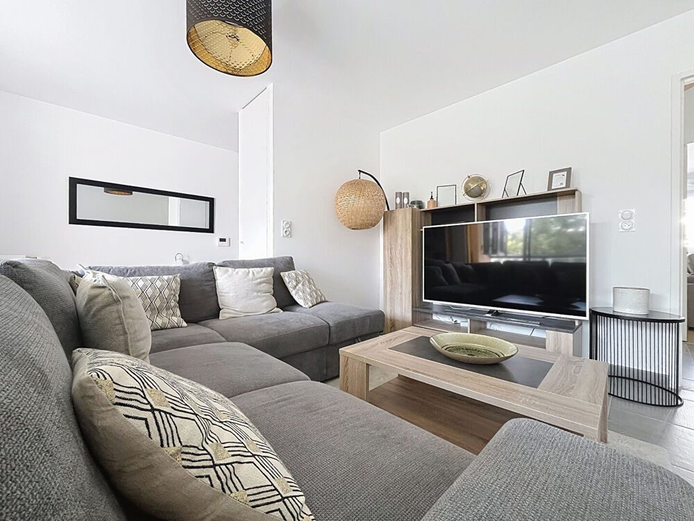 A vendre - Pour investisseur, Appartement T3 de 67 m² vendu meublé, avec balcon et parking, dans résidence récente (2021) avec a