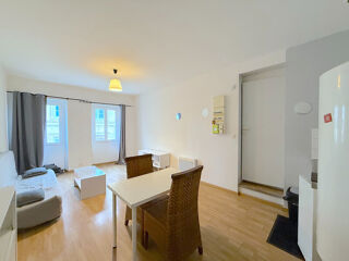 Location Appartement A LOUER APPARTEMENT UNE PIECE MEUBLE - PAUILLAC CENTRE Pauillac