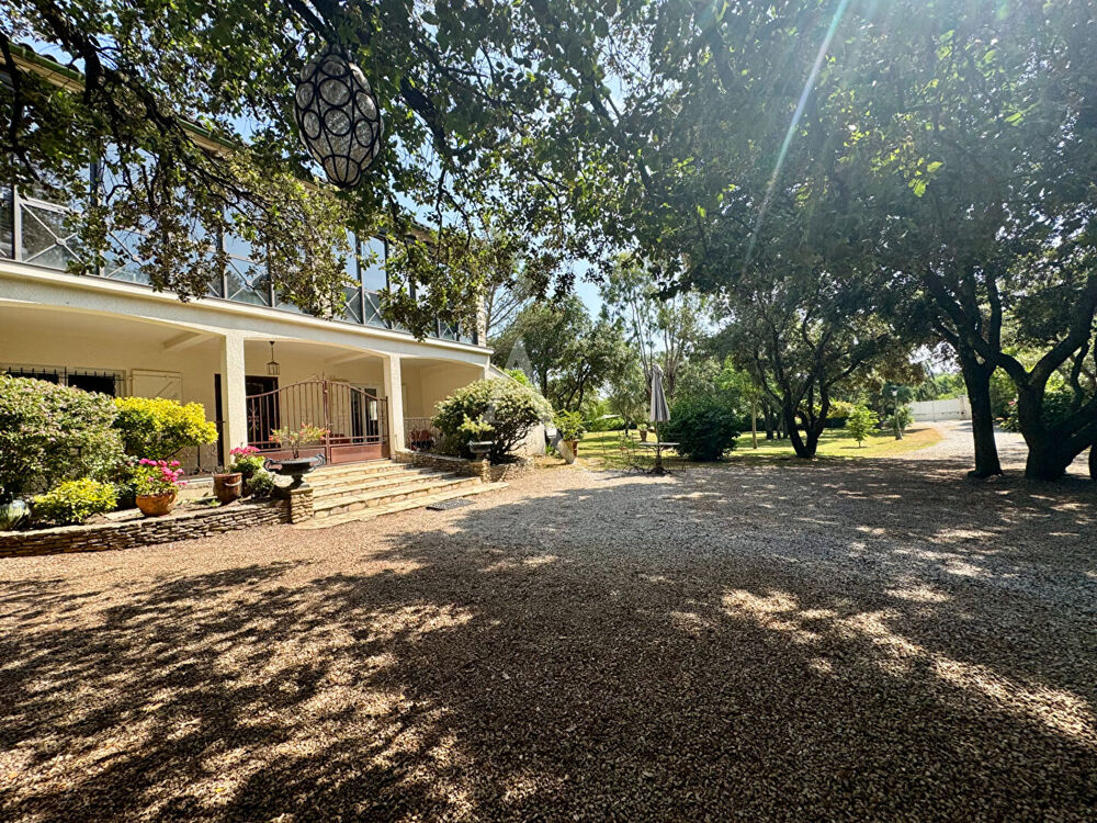 Maison Nimes 8 pièce(s) 246.39 m2