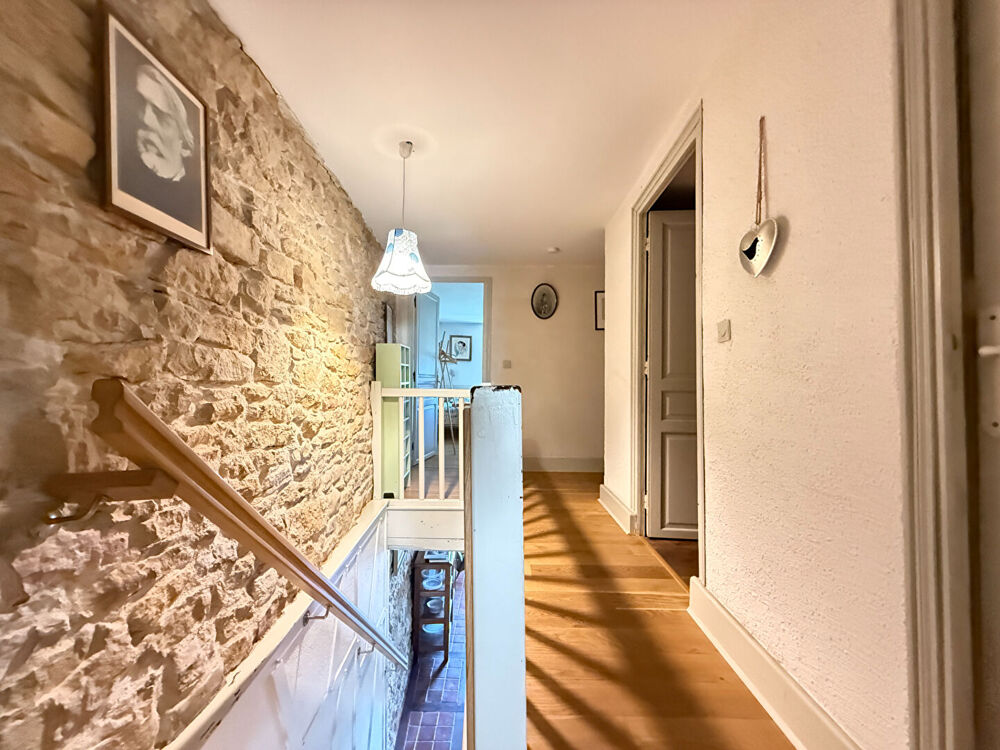 Vente Maison MAISON MONTAIGU - 7pc/4ch/1sdb/2wc - 173.27 m² Lons le saunier