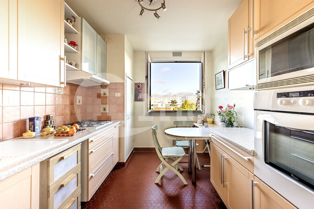 Vente Appartement COURBEVOIE KILFORD - 3 PIECES 75 m² + BALCON + PARKING - 420 000  FAI Courbevoie