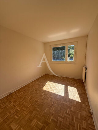  Appartement à louer 3 pièces 58 m²