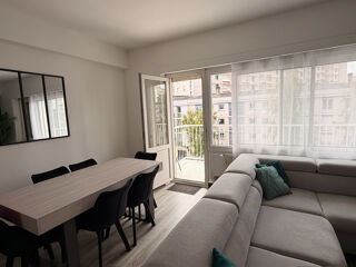  Appartement à louer 3 pièces 75 m²