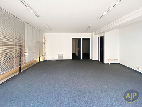   Local commercial Lesparre Medoc 81.3m2 