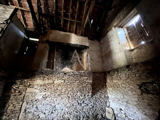  Remise / Grange � vendre 1 pi�ce 100 m� Puy l eveque