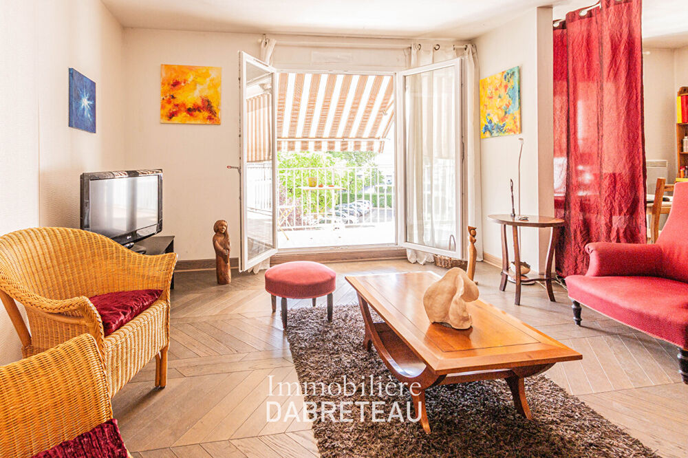 Rue du Luizet - T3 traversant avec balcon, stationnement et cave