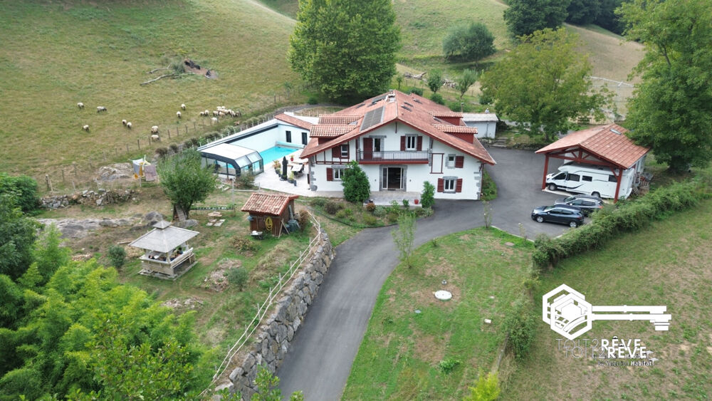 Ferme basque rénovée avec piscine à 10 min d'Hasparren