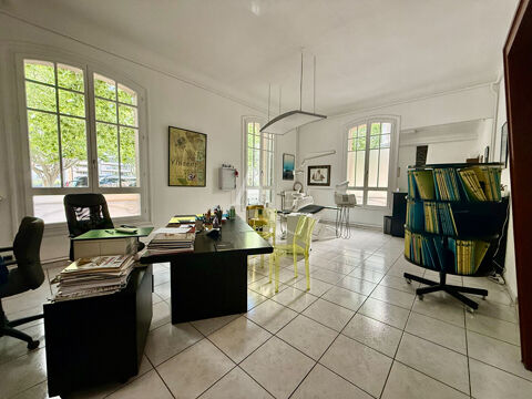 local professionnel de 131.57 m&sup2; avec cave en sous sol de 26.36 m&sup2; 245000 66000 Perpignan