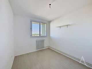  Appartement � louer 4 pi�ces 77 m�