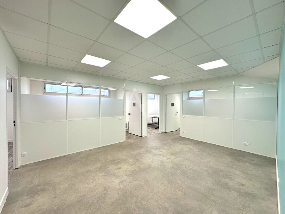   Local professionnel 195 m² Saint-Gilles-Croix-De-Vie COEUR DE VILLE Saint gilles croix de vie