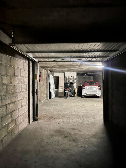  Parking / Garage � louer 