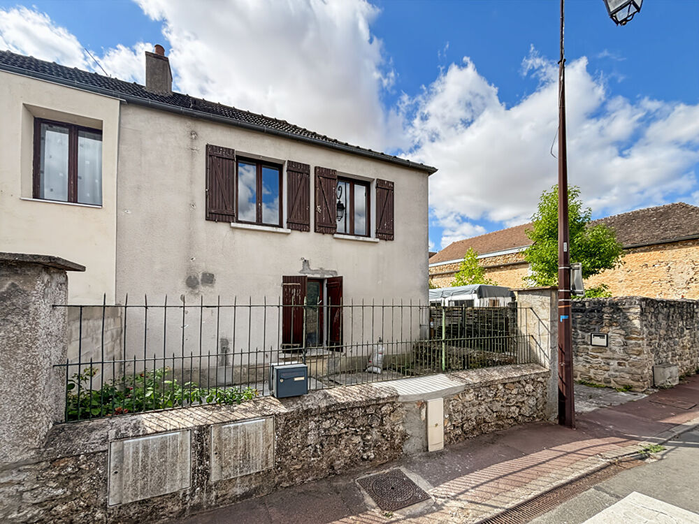 Maison 3 pièces 87 m² · à Fontenay le Vicomte · 87 m² · 185 000 €
