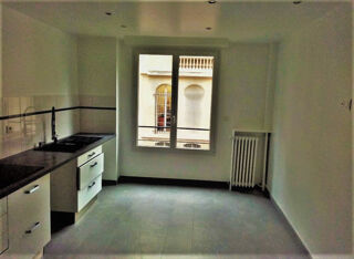  Appartement à louer 4 pièces 115 m²