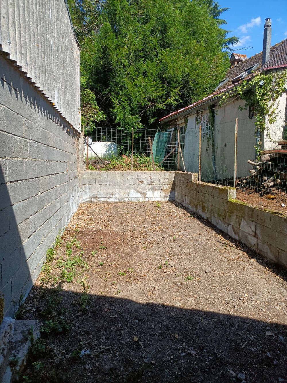 Location Parking/Garage Garage 76 m² et sa courette Dampierre sur blevy