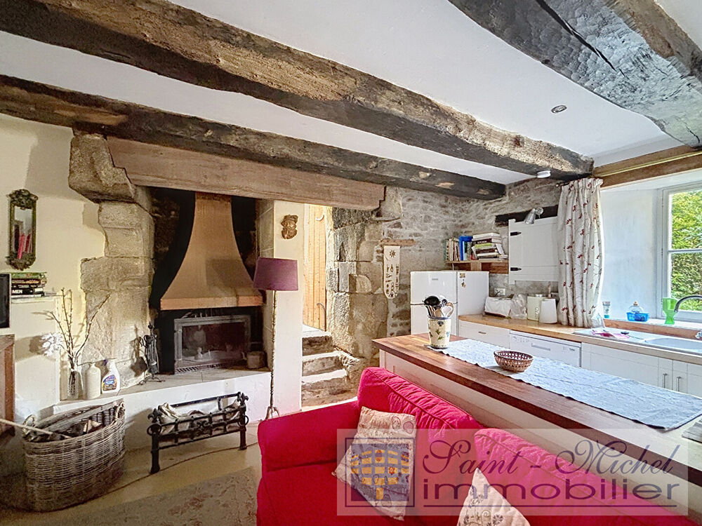 De très belles pierres pour cette maison au calme
