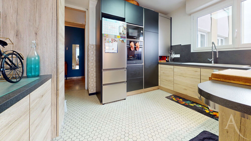 Appartement 6 pièces 111 m² 34 AVENUE LA BRUYERE GRENOBLE