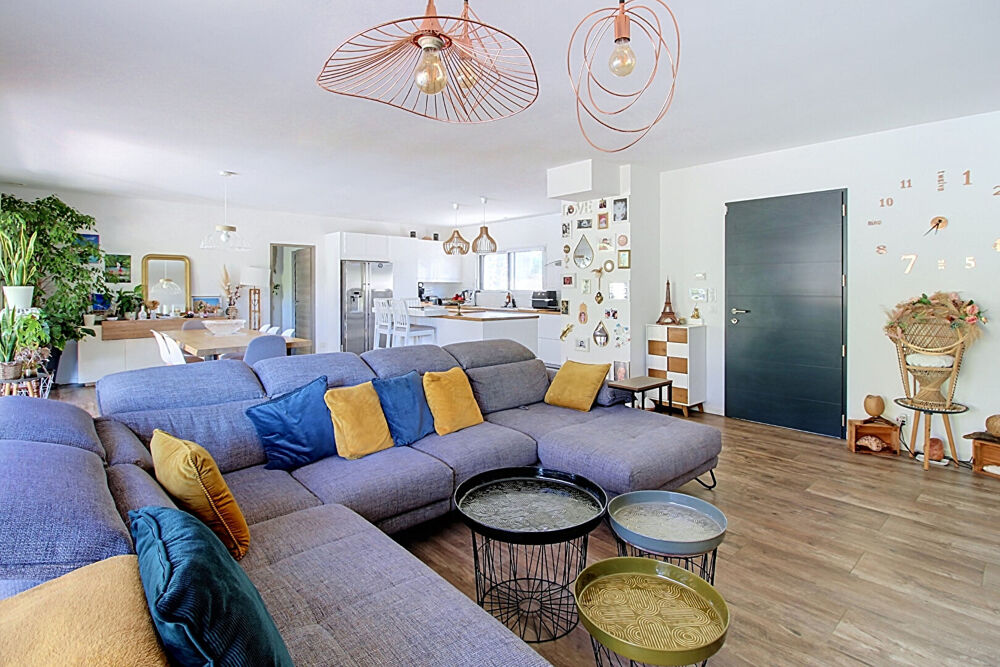 Vente Maison A VENDRE ! Maison contemporaine à Draguignan de 159 m² avec piscine et double garage Draguignan
