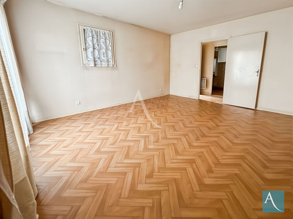 Studio 30 m² Étréchy centre