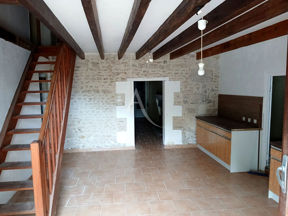 Maison 5 pièces - 141 m² - Dépendances et terrains