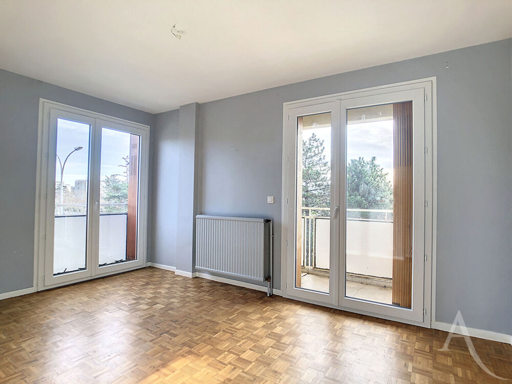 Appartement traversant Muret 3 pièces avec cave et 3 balcons
