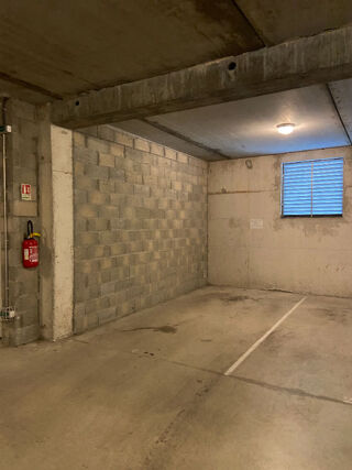  Parking / Garage � louer 