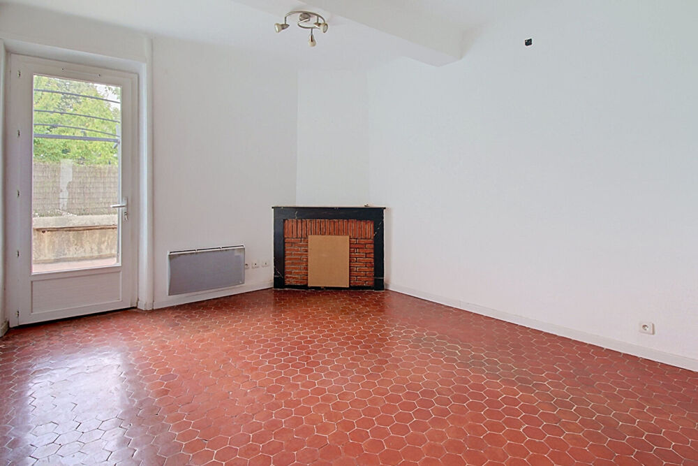 Vente Appartement A VENDRE EN EXCLUSIVITÉ - Appartement T3 d'environ 60m2 avec terrasse et combles aménageables - Centre-ville Vidauban