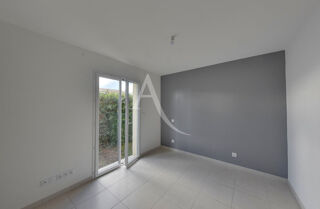  Appartement à louer 3 pièces 64 m²