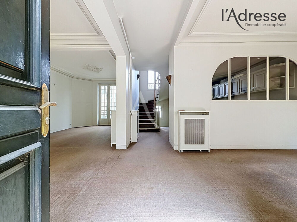 PUTEAUX/ Centre-Ville - Maison 8 pièces 168m² - 126m² d'Extérieurs
