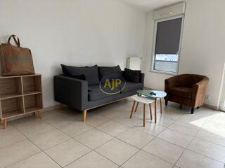  Appartement à louer 3 pièces 64 m²