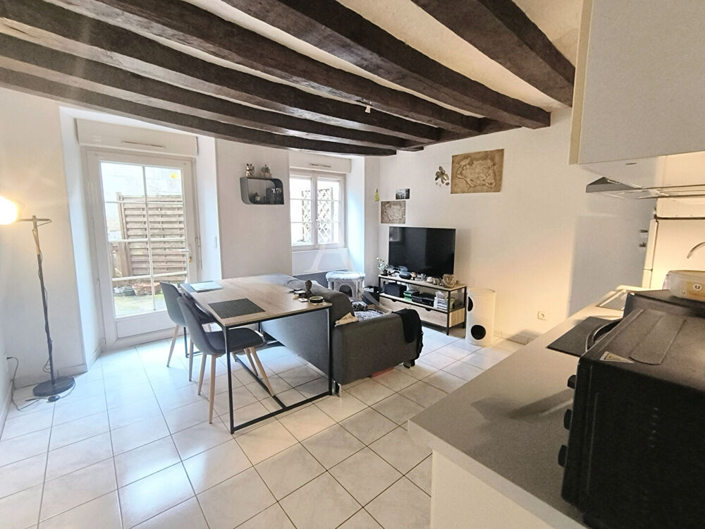 Location Appartement A LOUER LE LION D'ANGERS Appt T3 en Triplex de 47 m2 avec petite terrasse Le lion d angers