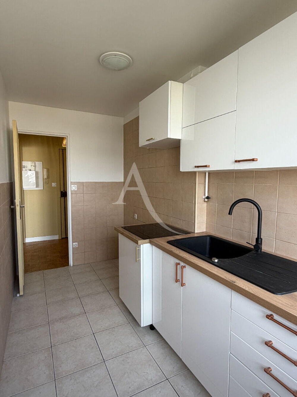 Grand 3 pièces lumineux 72.17m² avec balcon 1790 CC - RER A -St Maur Créteil