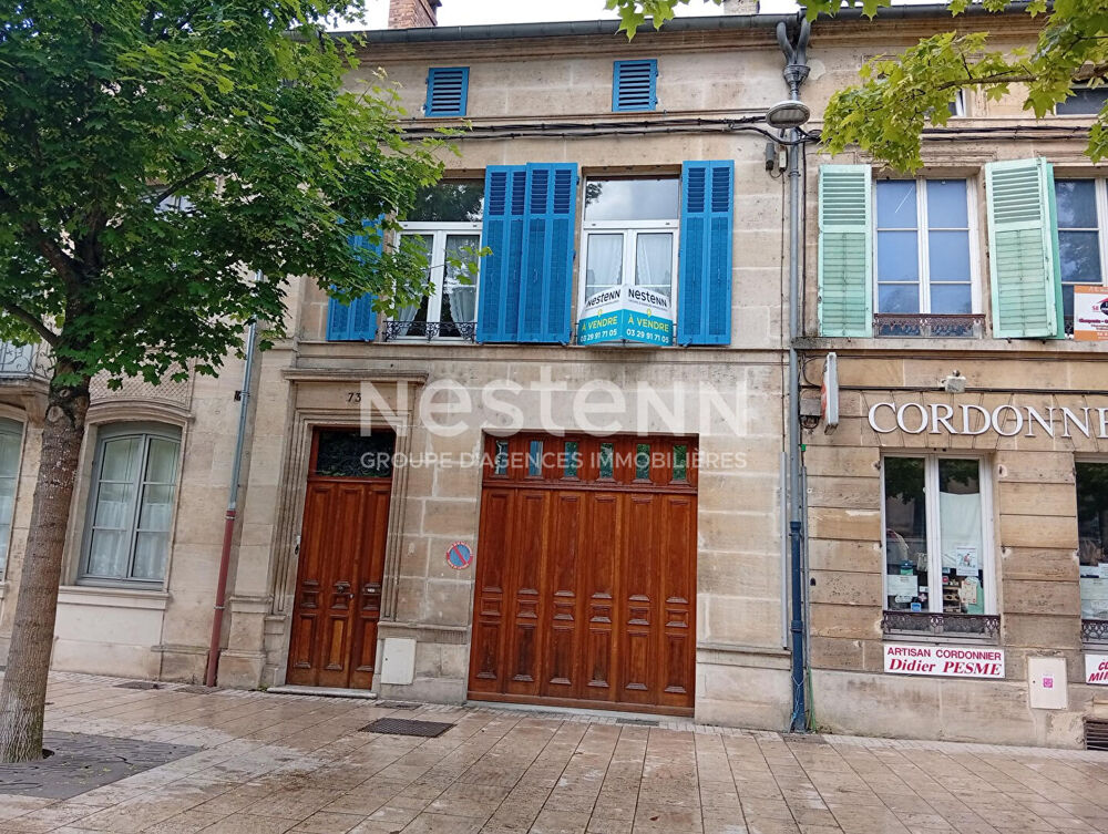 BAR-LE-DUC Boulevard de la Rochelle maison de ville de 8 pièces, 160 m² avec garage et extérieur.