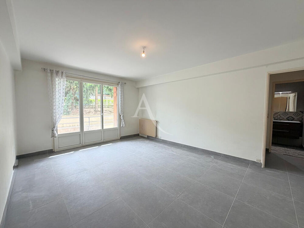 Location Appartement TYPE 2, REIMS - POMMERY Reims