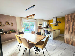  Maison  vendre 8 pices 142 m