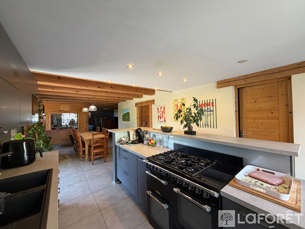 Vente Maison Maison Cussac 6 pièce(s) 186 m2 Cussac